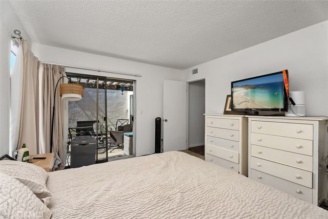 2006 California, Huntington Beach, CA 92648