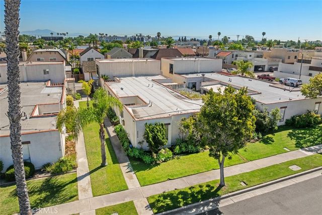 2006 California, Huntington Beach, CA 92648