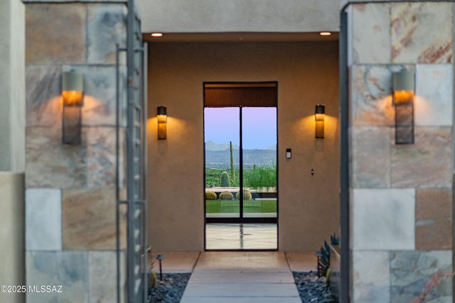 4711 W Lone Dove Drive, Marana, AZ 85658