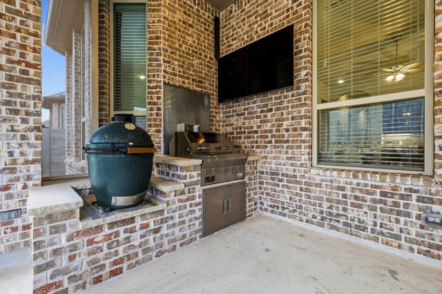 812 Hawks Way, Argyle, TX 76226