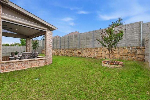 812 Hawks Way, Argyle, TX 76226