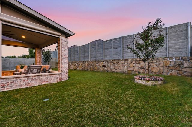 812 Hawks Way, Argyle, TX 76226