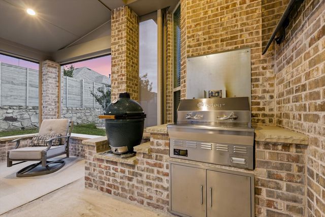 812 Hawks Way, Argyle, TX 76226