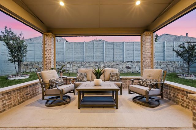 812 Hawks Way, Argyle, TX 76226