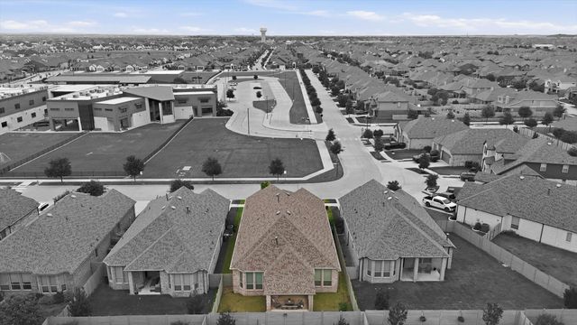 812 Hawks Way, Argyle, TX 76226