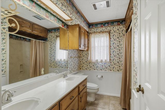 599 S Oak Street, Van, TX 75790
