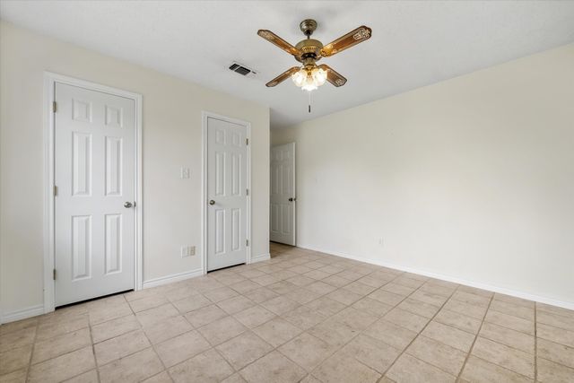 599 S Oak Street, Van, TX 75790