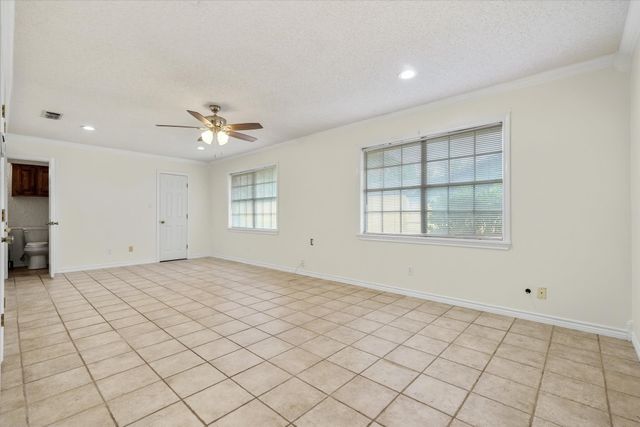 599 S Oak Street, Van, TX 75790