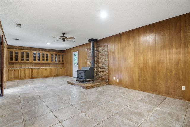 599 S Oak Street, Van, TX 75790