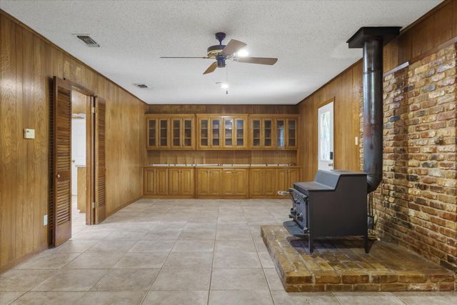 599 S Oak Street, Van, TX 75790