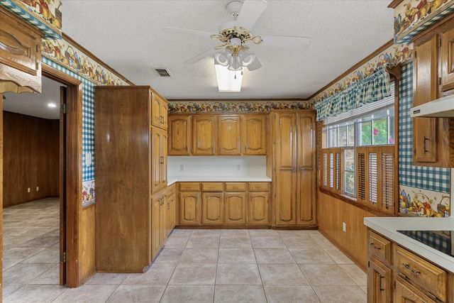 599 S Oak Street, Van, TX 75790
