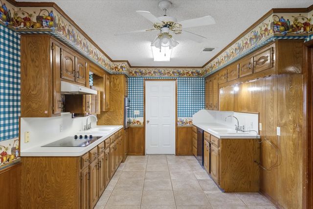 599 S Oak Street, Van, TX 75790