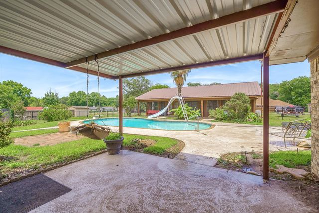 599 S Oak Street, Van, TX 75790