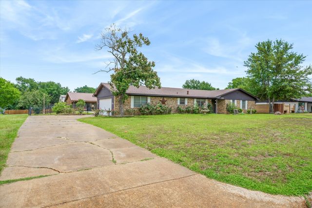 599 S Oak Street, Van, TX 75790