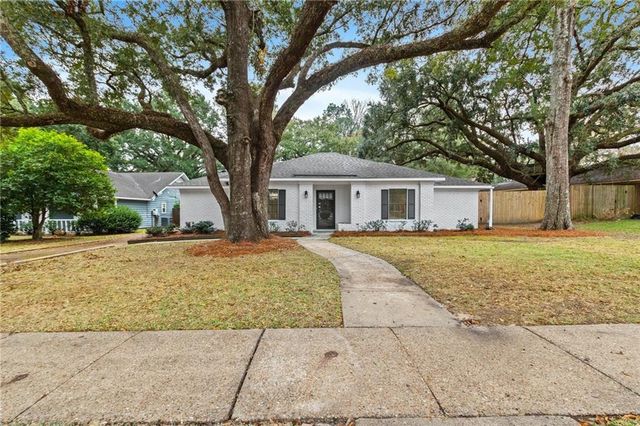 6009 Laurel Wood Court, Mobile, AL 36609