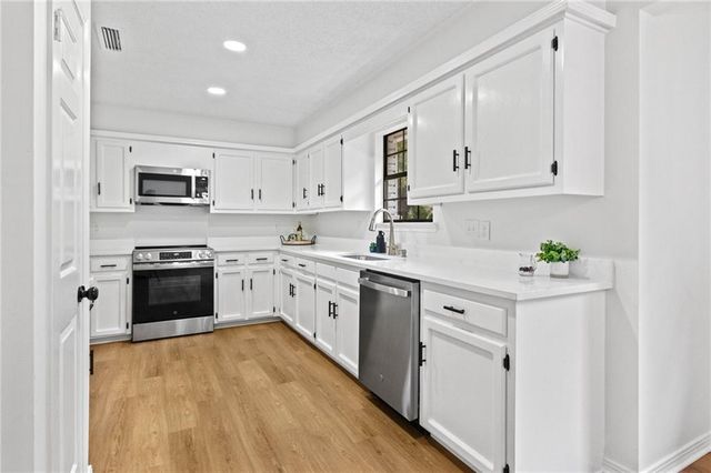 6009 Laurel Wood Court, Mobile, AL 36609