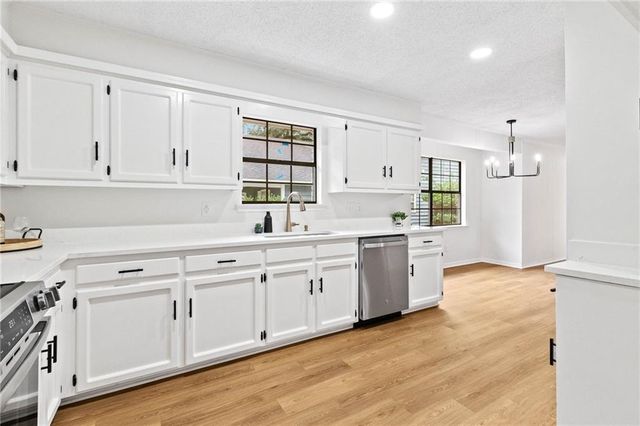 6009 Laurel Wood Court, Mobile, AL 36609