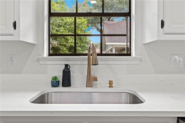 6009 Laurel Wood Court, Mobile, AL 36609