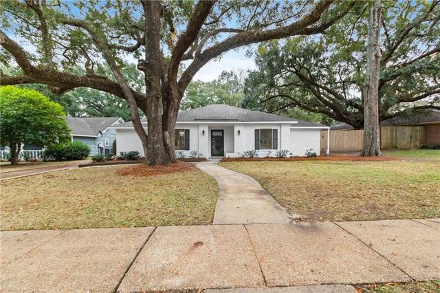 6009 Laurel Wood Court, Mobile, AL 36609