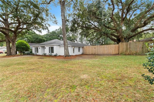 6009 Laurel Wood Court, Mobile, AL 36609