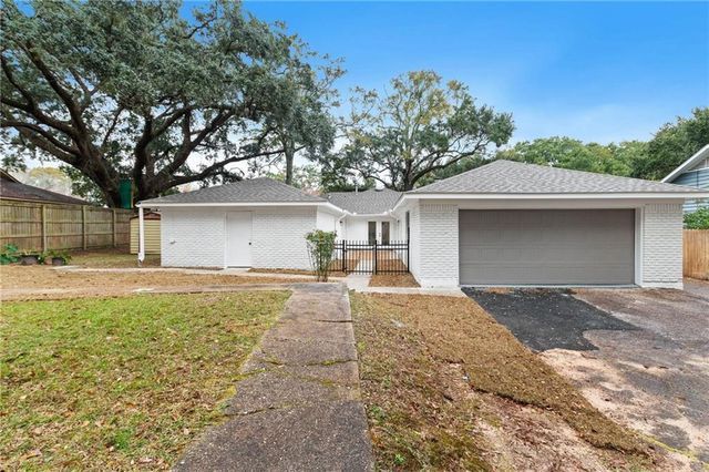 6009 Laurel Wood Court, Mobile, AL 36609