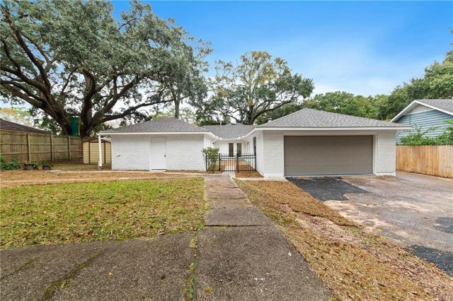 6009 Laurel Wood Court, Mobile, AL 36609