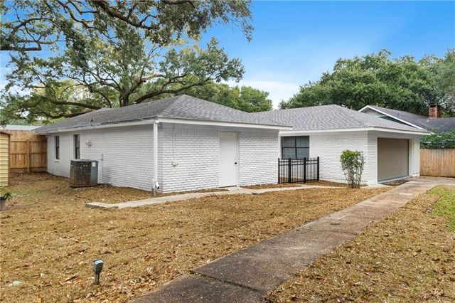 6009 Laurel Wood Court, Mobile, AL 36609