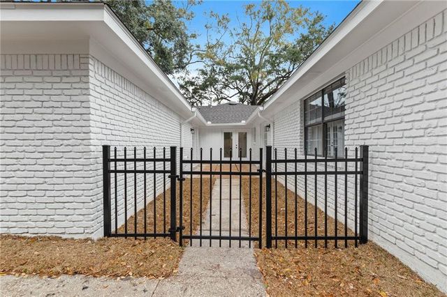 6009 Laurel Wood Court, Mobile, AL 36609