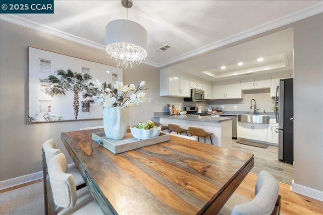 206 Buena Vida Ct, Martinez, CA 94553