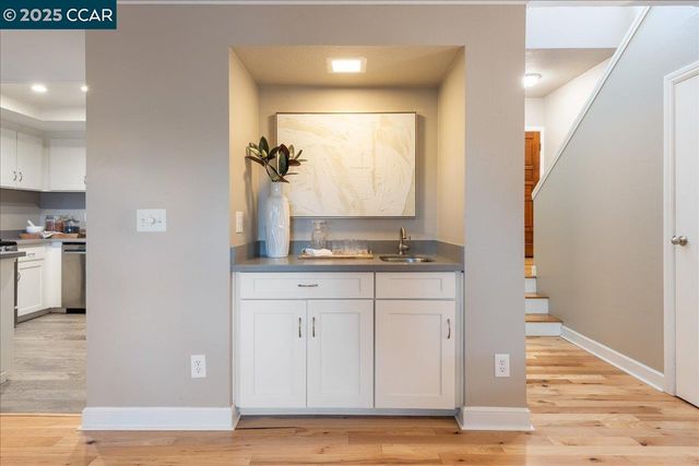 206 Buena Vida Ct, Martinez, CA 94553