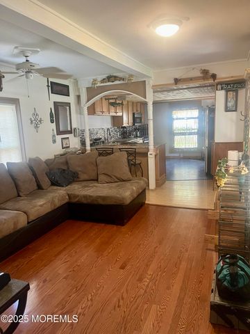 14 Tuyahov Boulevard, Toms River, NJ 08755