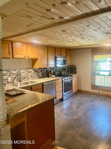 14 Tuyahov Boulevard, Toms River, NJ 08755