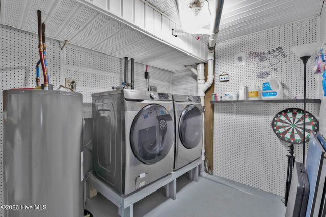135 NW 3rd Street, Oak Island, NC 28465