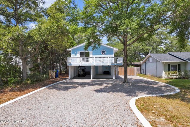 135 NW 3rd Street, Oak Island, NC 28465