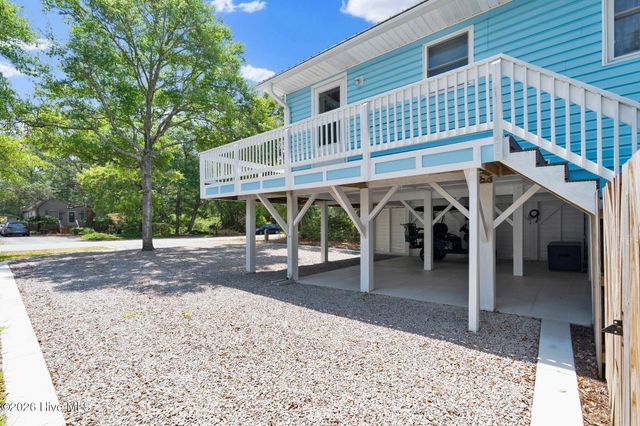 135 NW 3rd Street, Oak Island, NC 28465
