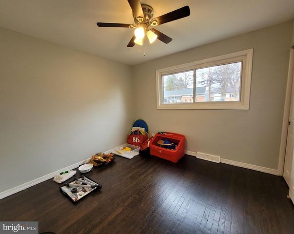 116 CHAPEL AVE E, Cherry Hill, NJ 08034