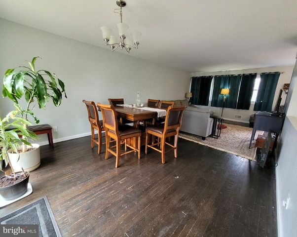 116 CHAPEL AVE E, Cherry Hill, NJ 08034