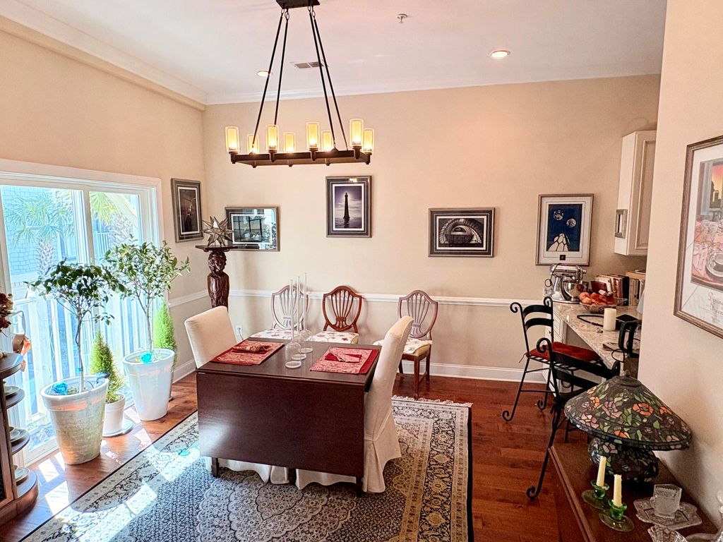 Image 3 of property listing at 1010 Lighterman Way, Charleston, SC 29412