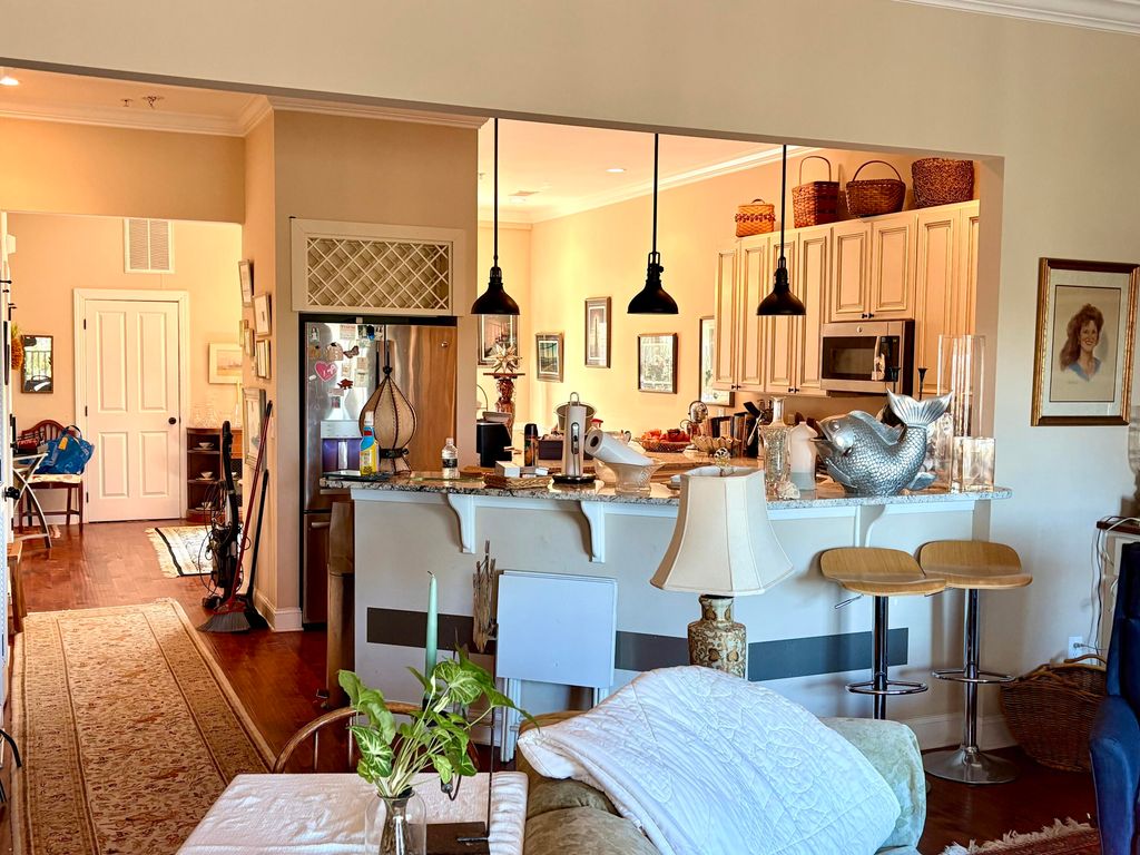 Image 4 of property listing at 1010 Lighterman Way, Charleston, SC 29412