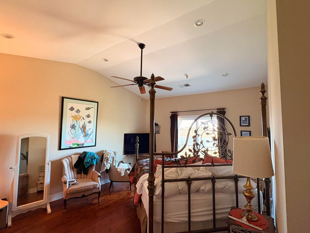 Image 5 of property listing at 1010 Lighterman Way, Charleston, SC 29412