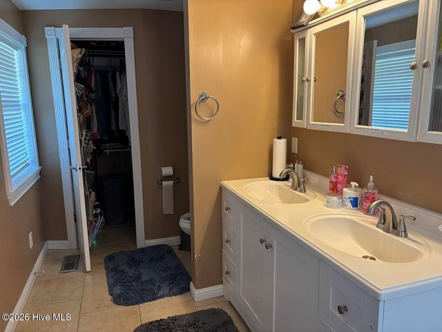 258 Shell Rock Landing Road, Hubert, NC 28539