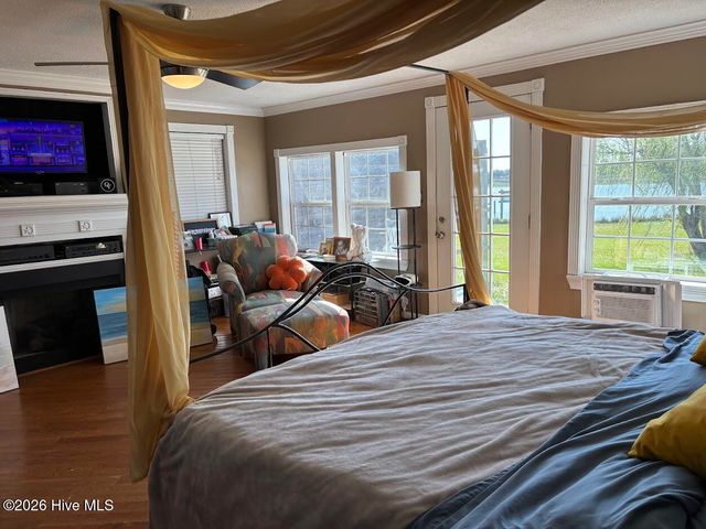 258 Shell Rock Landing Road, Hubert, NC 28539