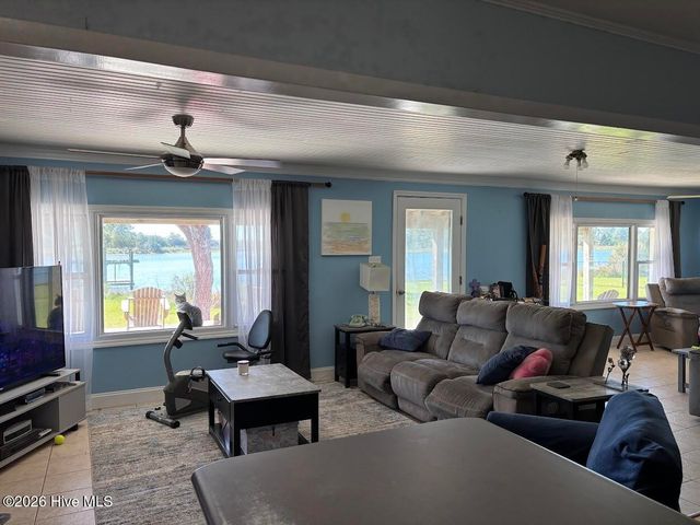 258 Shell Rock Landing Road, Hubert, NC 28539