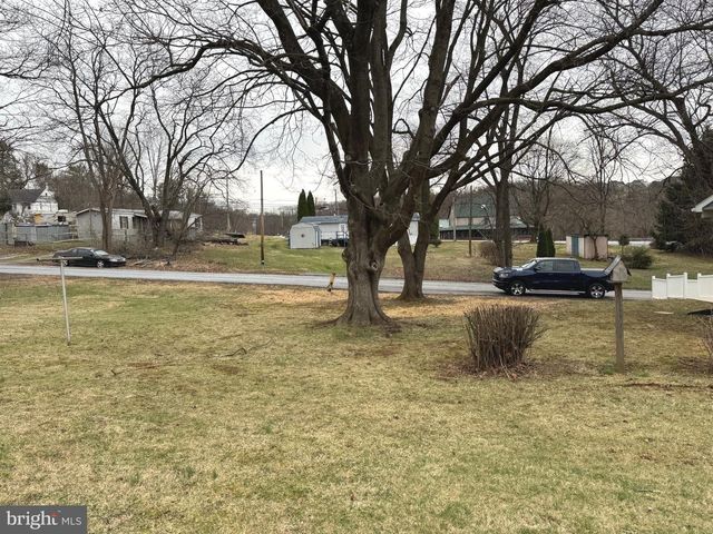 1325 CONEWAGO AVE, Manchester, PA 17345