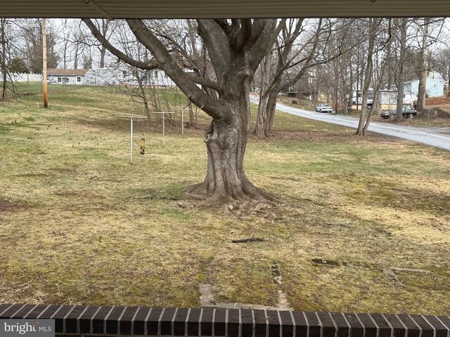 1325 CONEWAGO AVE, Manchester, PA 17345