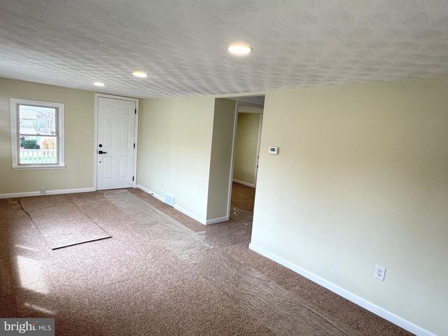 1325 CONEWAGO AVE, Manchester, PA 17345