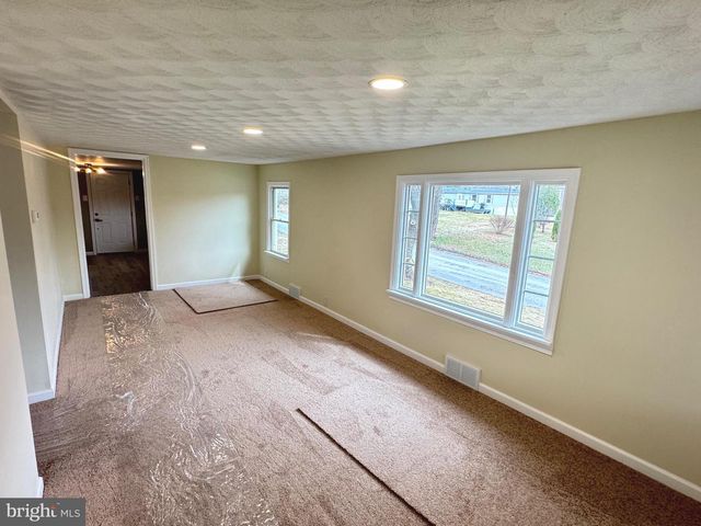 1325 CONEWAGO AVE, Manchester, PA 17345