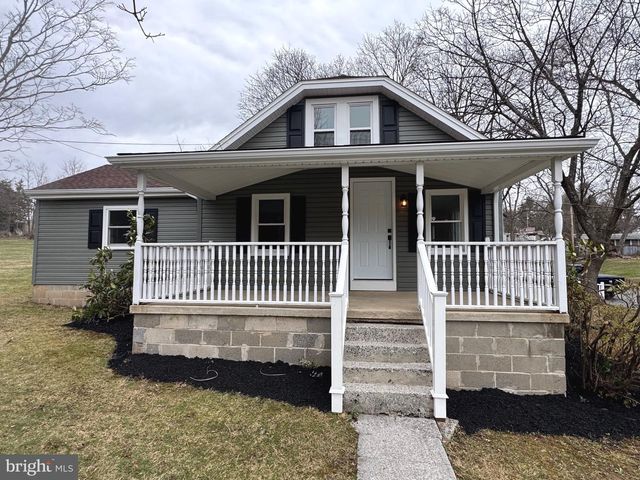 1325 CONEWAGO AVE, Manchester, PA 17345