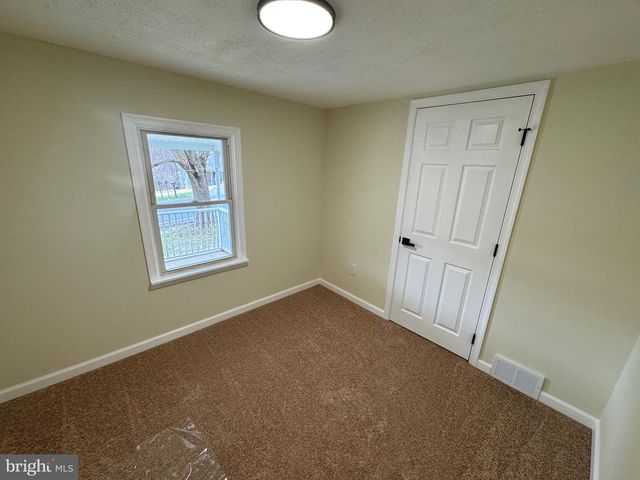 1325 CONEWAGO AVE, Manchester, PA 17345