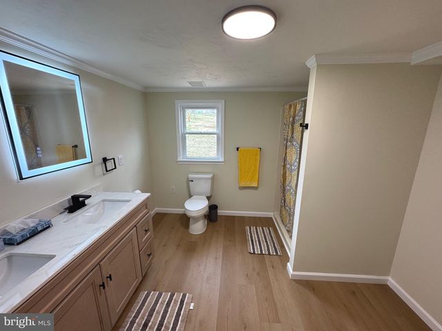 1325 CONEWAGO AVE, Manchester, PA 17345